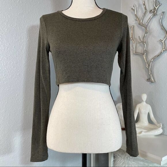 Rustic Rose Long Sleeve Cropped Top - Picture 8 of 8